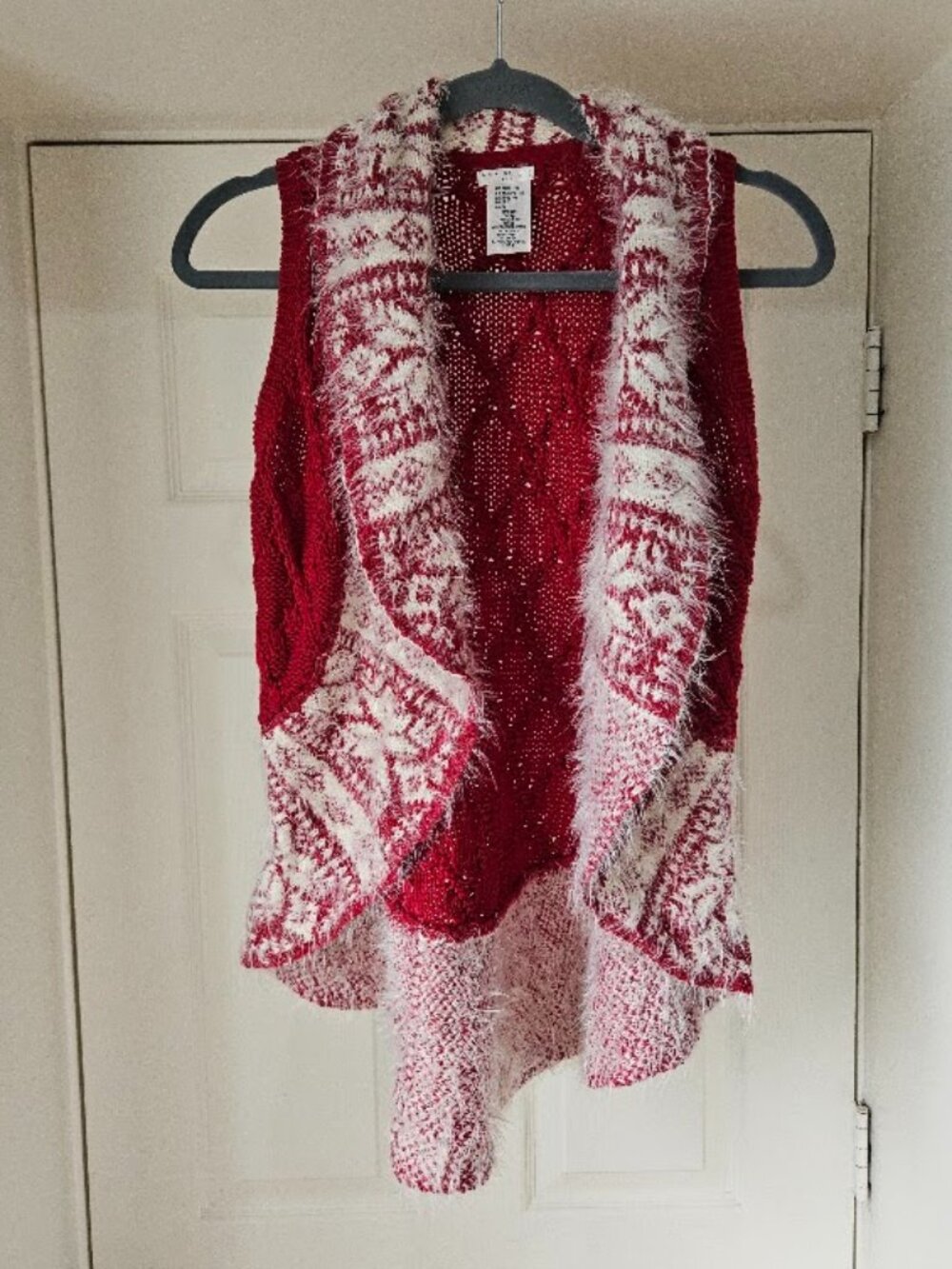 Max studio tribal eyelash fringe kids red knit sweater vest medium western top M